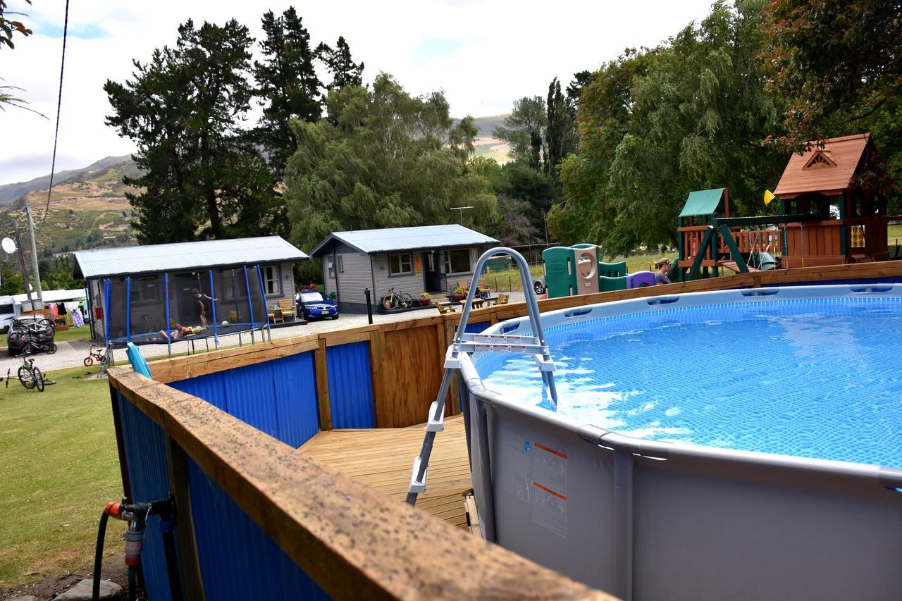 Roxburgh Clutha Gold Top 10 Holiday Park Exterior photo